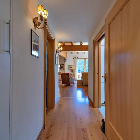 Chesa Roseg - アパート